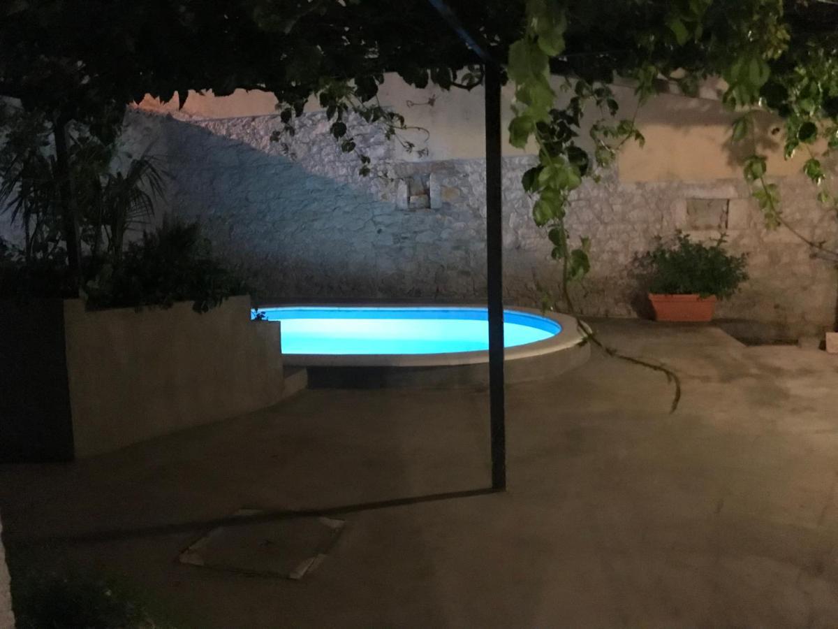 ペトルチャネ Dalmatian Rustic Houseヴィラ エクステリア 写真