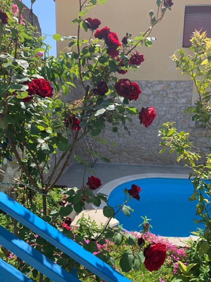 ペトルチャネ Dalmatian Rustic Houseヴィラ エクステリア 写真