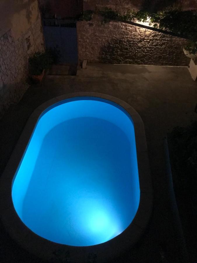 ペトルチャネ Dalmatian Rustic Houseヴィラ エクステリア 写真