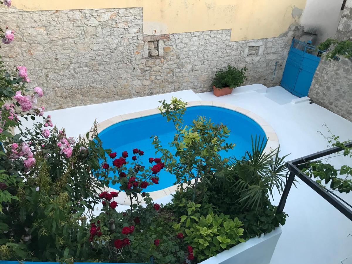 ペトルチャネ Dalmatian Rustic Houseヴィラ エクステリア 写真